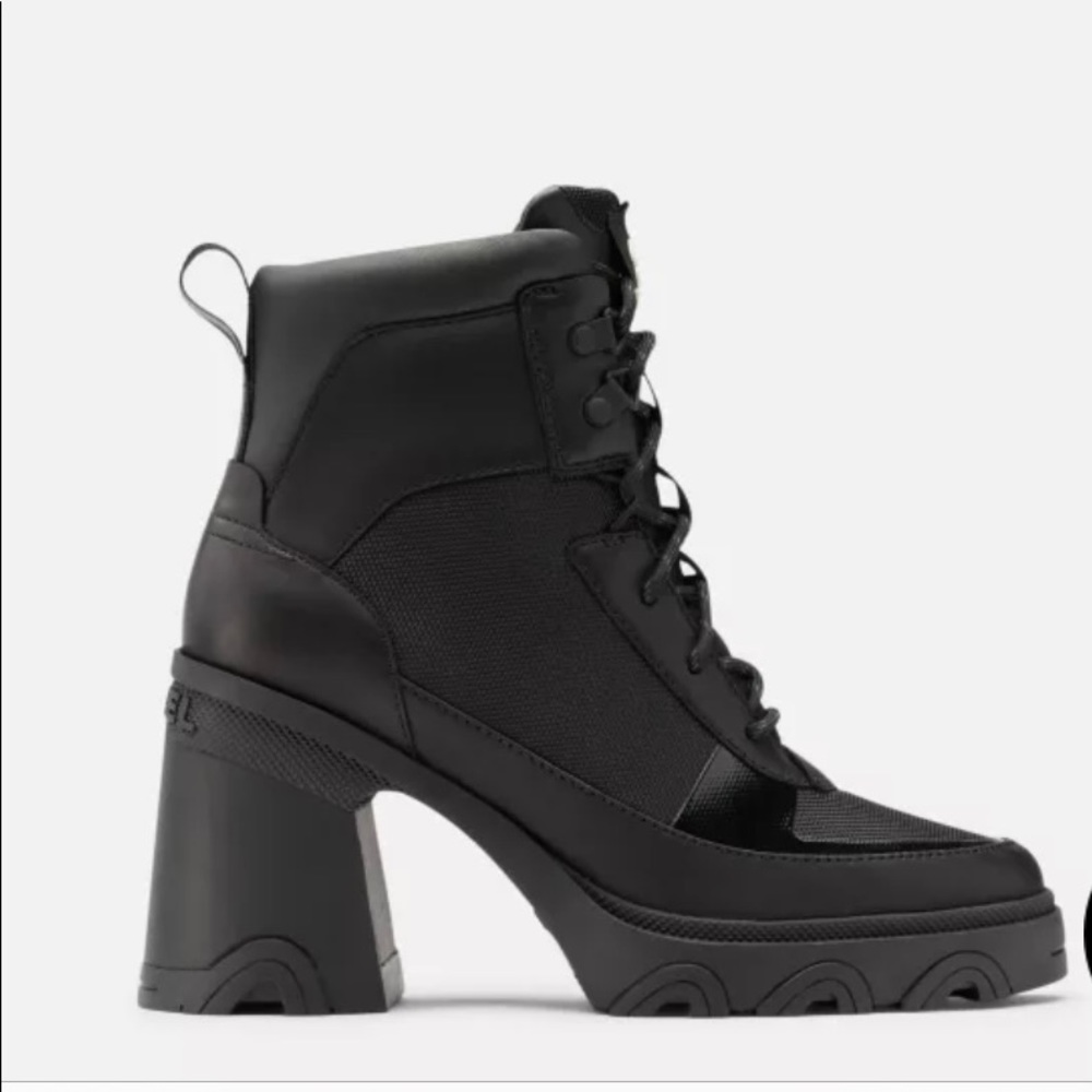 Sorel Brex Black lace up boots hard to find size 8